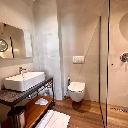 Hotel Frojd Kune & 5*