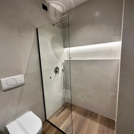 Hotel Frojd Kune & 5*