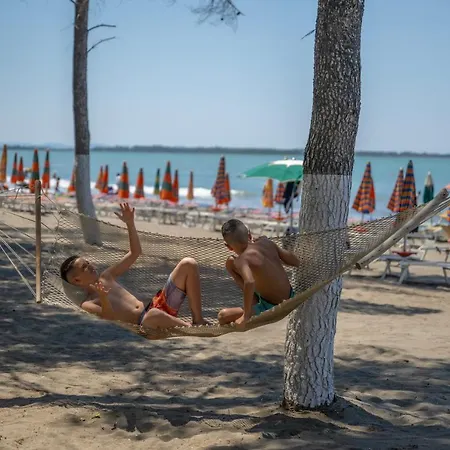 Frojd Kune & 5* Shëngjin