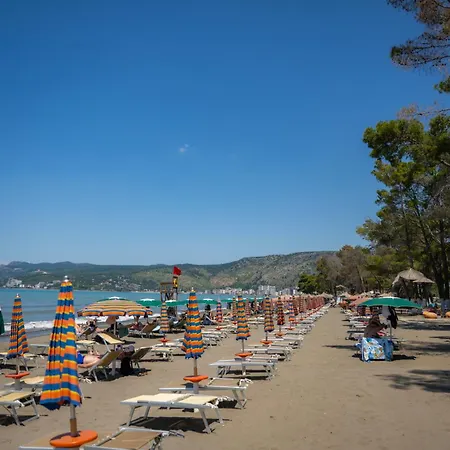 Frojd Kune & Hotel Shëngjin