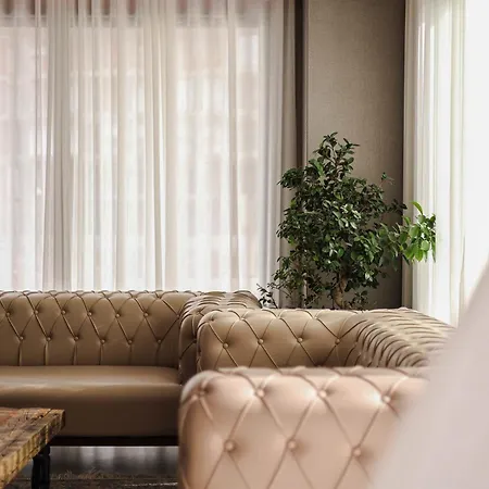 Frojd Kune & Hotel 5*