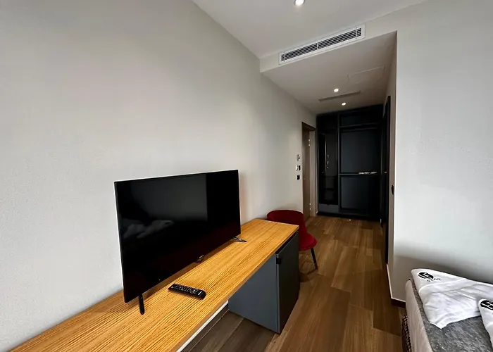 Frojd Kune & Szálloda Shëngjin