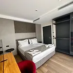 Frojd Kune & מלון 5*
