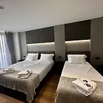 Frojd Kune & מלון 5*