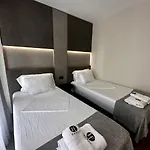 Frojd Kune & מלון Shëngjin