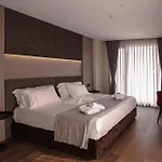 Frojd Kune & מלון 5*