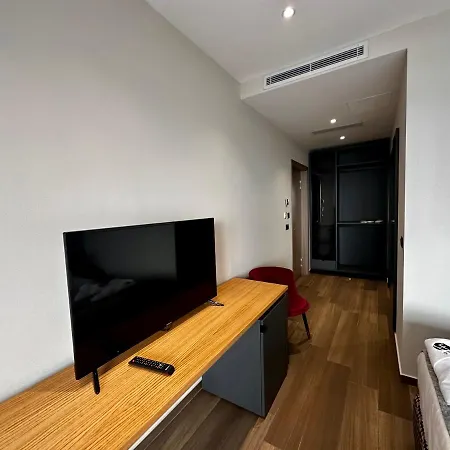 Frojd Kune & Hotel Shengjin (Lezhe)