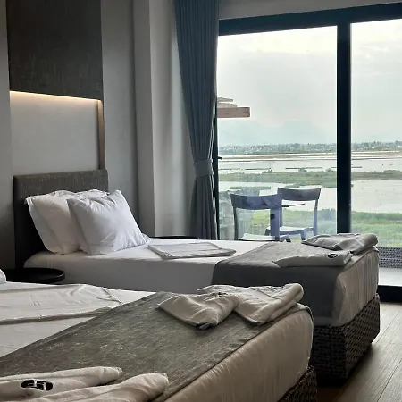 Frojd Kune & Hotel Shëngjin