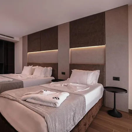 Frojd Kune & Hotel Shengjin (Lezhe)